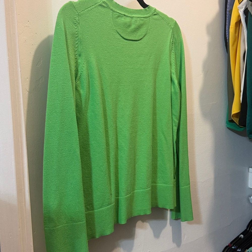 Free Assembly Women's Vibrant Green Long Sleeve Crewneck Sweater St Patricks Day - Picture 12 of 14